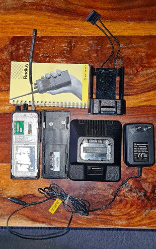 Motorola radius gp300 uhf - radius,
